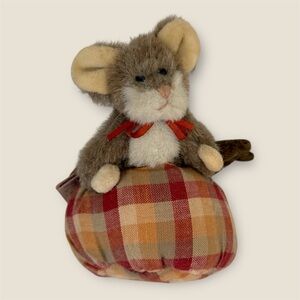 Vintage Boyds Bears Felix Poppinsquash plush mouse.